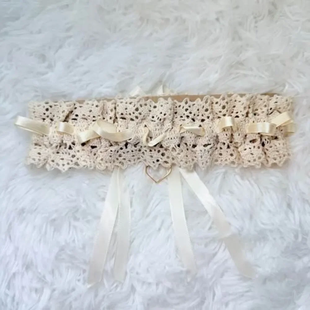Ivory Lace Bridal Garter Wedding Garter Heart Charm Keepsake
